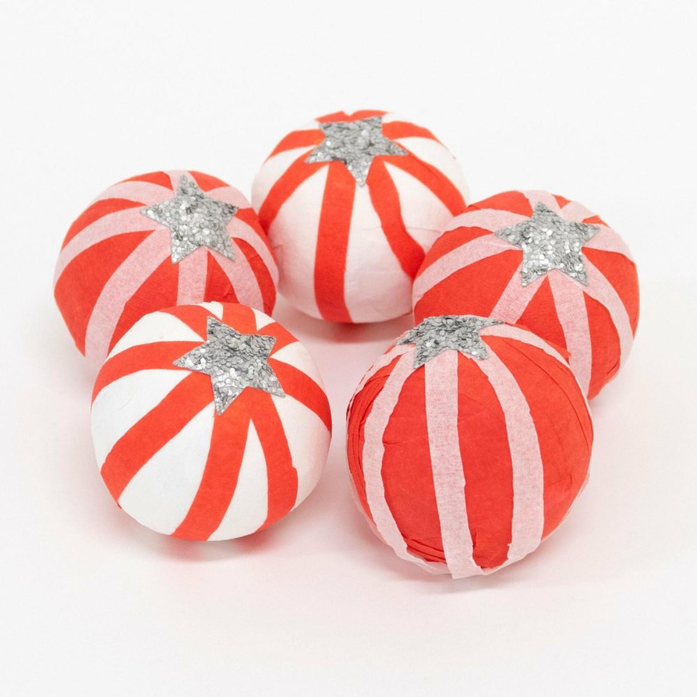 Crackers & Surprise Balls | Peppermint Candy Surprise Balls (X 6) Crackers & Surprise Balls Crackers & Surprise Balls