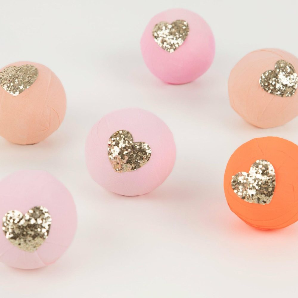 Crackers & Surprise Balls | Pink Surprise Balls (X 6) Crackers & Surprise Balls Crackers & Surprise Balls